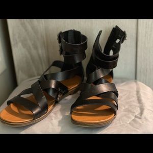 universal thread black sandals